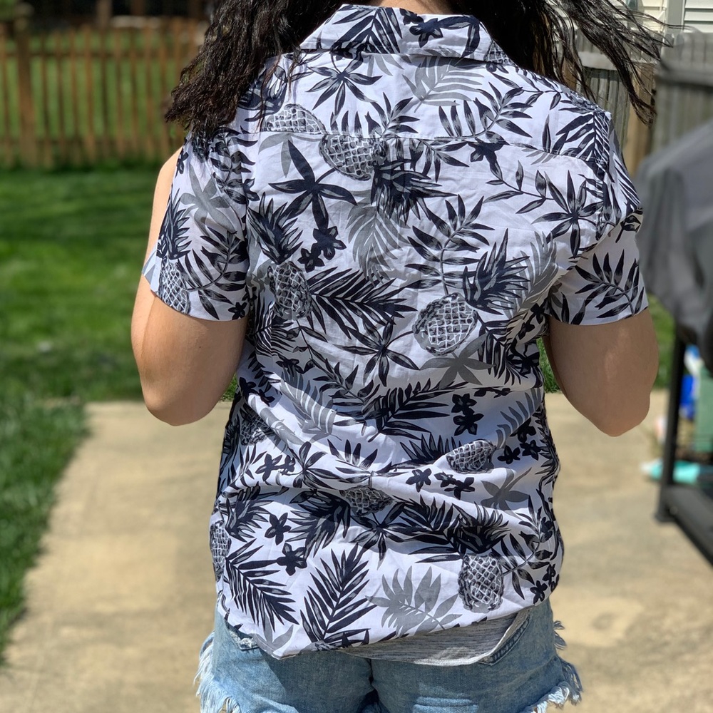 Free Planet Short Sleeve Button Down White Shirt - Picture 2 of 6